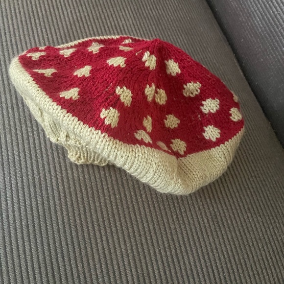 Hand made, red or green knitted mushroom hat. - Picture 2 of 7